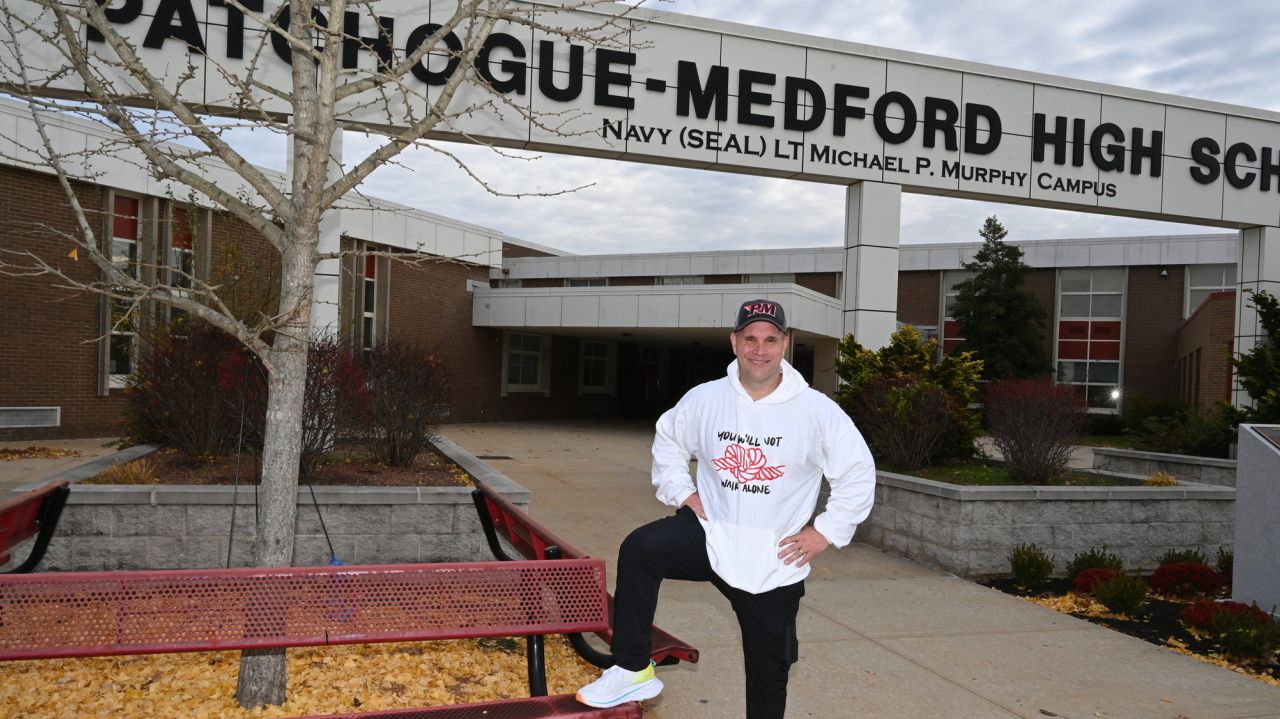 Center Moriches’ sports director begins Thanksgiving break in 300mile