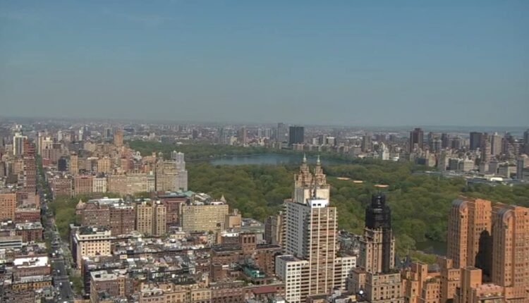 A live view of Central Park on a beautiful NYC day