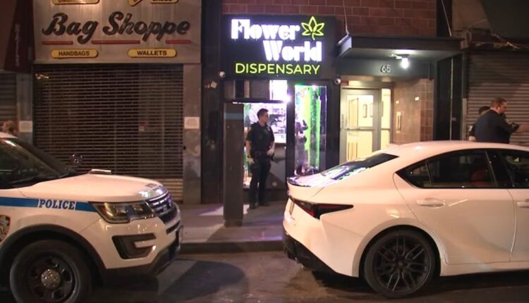 Store clerk slashed during illegal smoke shop robbery in Lower Manhattan