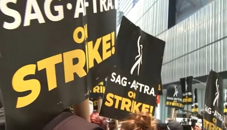 Celebrities, supporters expected at SAG-AFTRA rally in Times Square