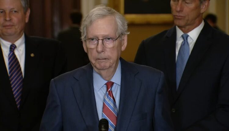 Sen. Mitch McConnell freezes during press conference