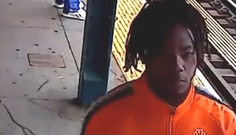 Police: Man makes anti-LGBT remarks, breaks woman's nose on subway in Brooklyn