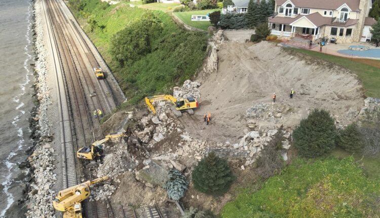 Metro-North resumes service after weekend mudslide
