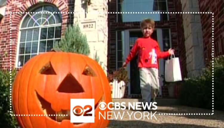 Experts share trick-or-treat safety tips for parents this Halloween