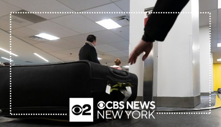 Holiday travelers arrive early at Newark Airport