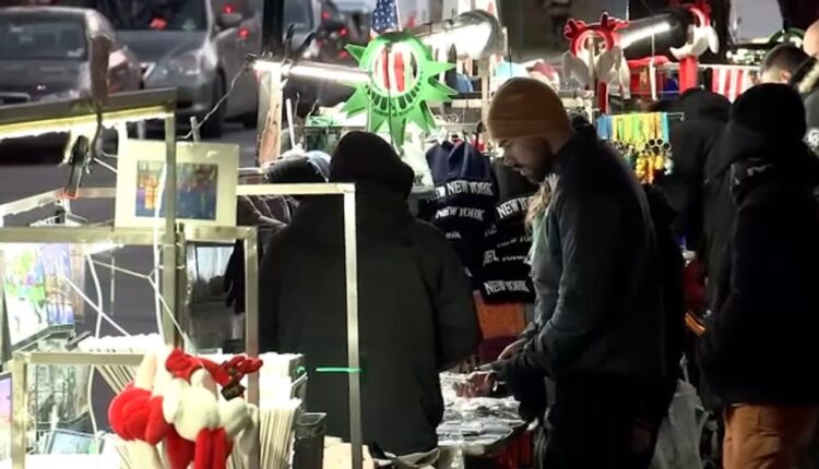 Banned Brooklyn Bridge vendors find new place to set up shop
